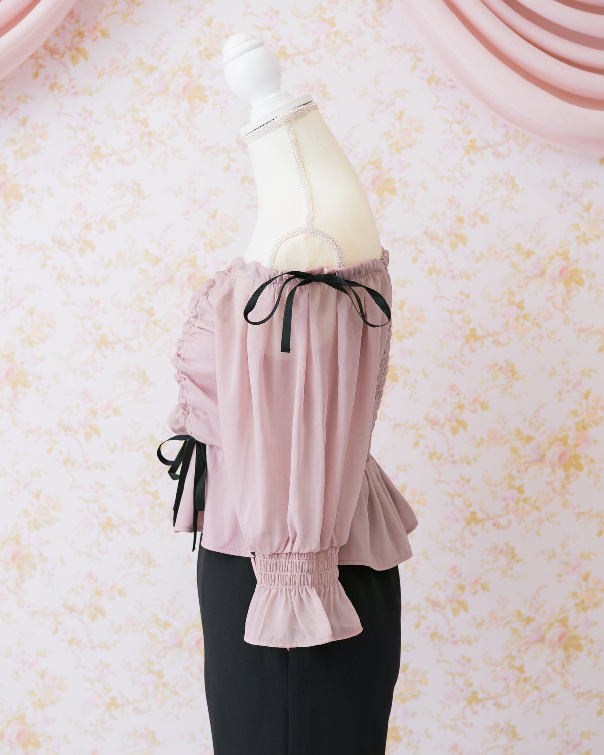 pium ぴうむ　2wayオフショルリボントップス　新品