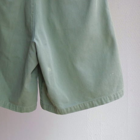 BANANA REPUBLIC"