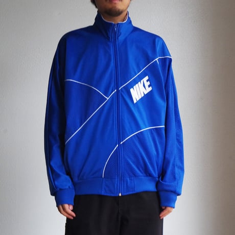 Nike"