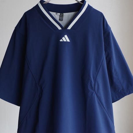 adidas"