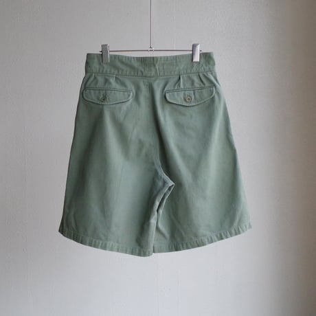BANANA REPUBLIC"