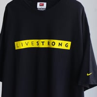 NIKE”