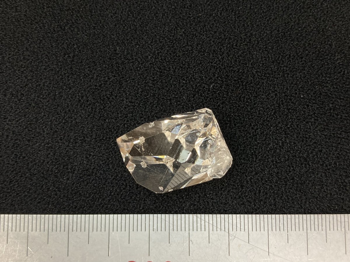 特大]アメリカ ニューヨーク州産 ハーキマーダイヤモンドクオーツ
