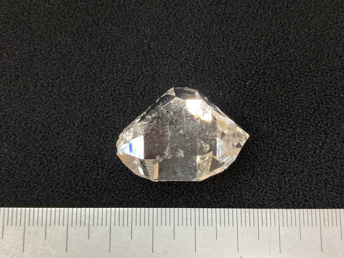 特大]アメリカ ニューヨーク州産 ハーキマーダイヤモンド