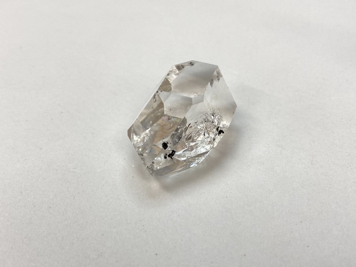 特大]アメリカ ニューヨーク州産 ハーキマーダイヤモンドクオーツ