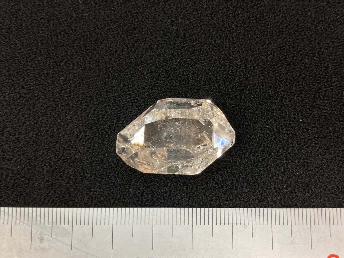 特大]アメリカ ニューヨーク州産 ハーキマーダイヤモンド
