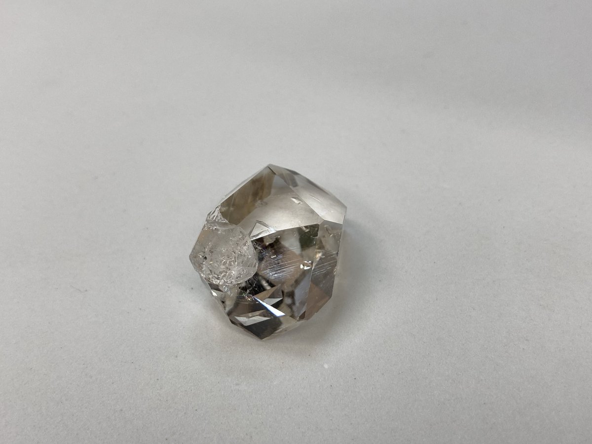 【アメリカ/ニューヨーク産】ハーキマーダイヤモンドクォーツ 特大]アメリカ ニューヨーク州産 ハーキマーダイヤモンドクオーツ