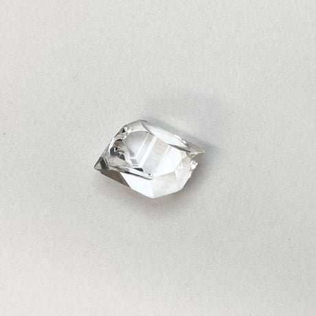 ハーキマーダイヤモンドクォーツ ハーキマーダイヤモンド クォーツインクォーツ？