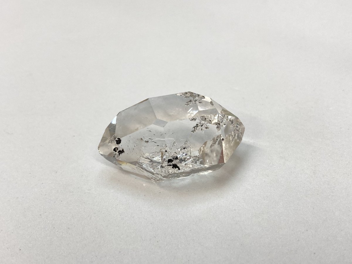 特大]アメリカ ニューヨーク州産 ハーキマーダイヤモンドクオーツ