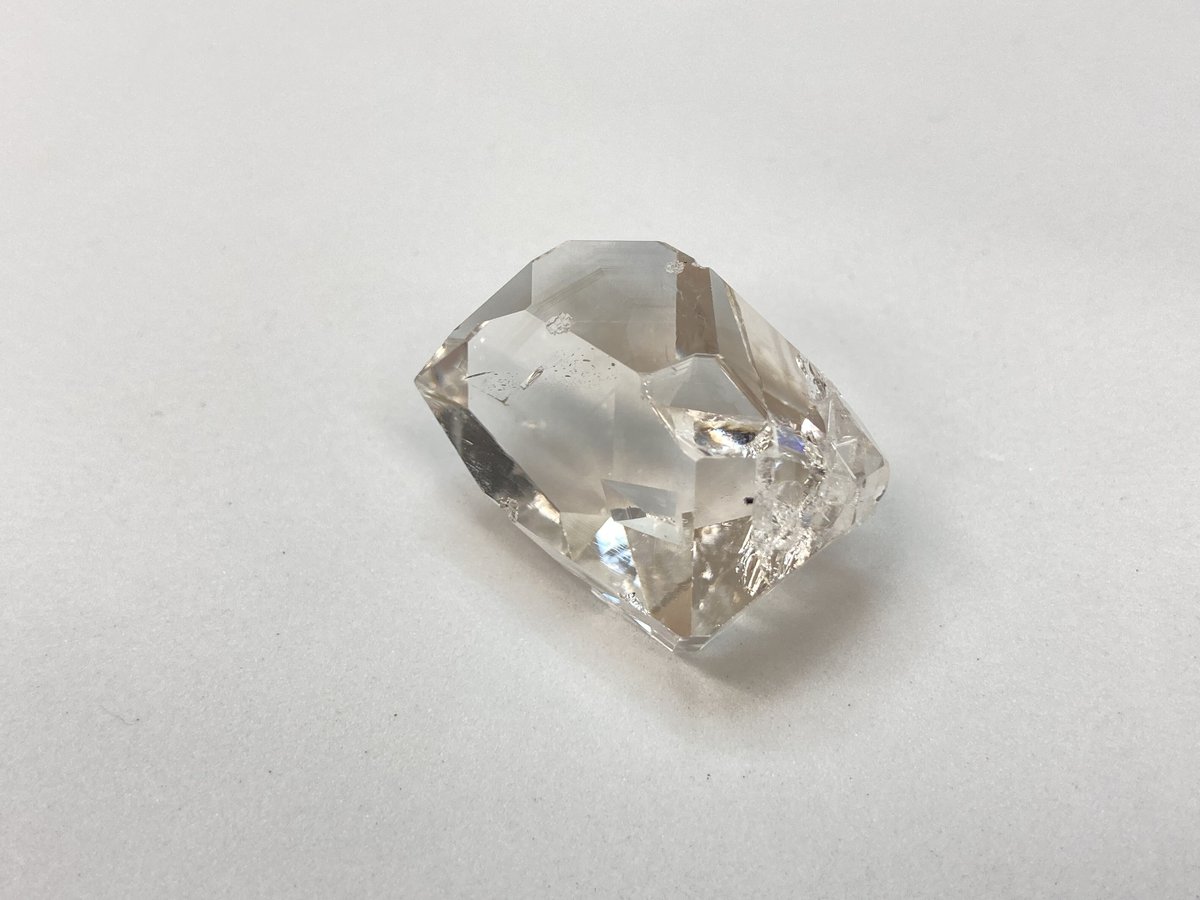 特大]アメリカ ニューヨーク州産 ハーキマーダイヤモンドクオーツ