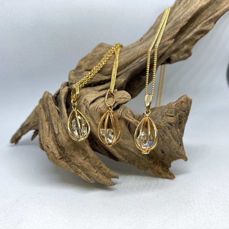 ハーキマーダイヤモンドクオーツ入りカゴネックレス(小)(ゴールド