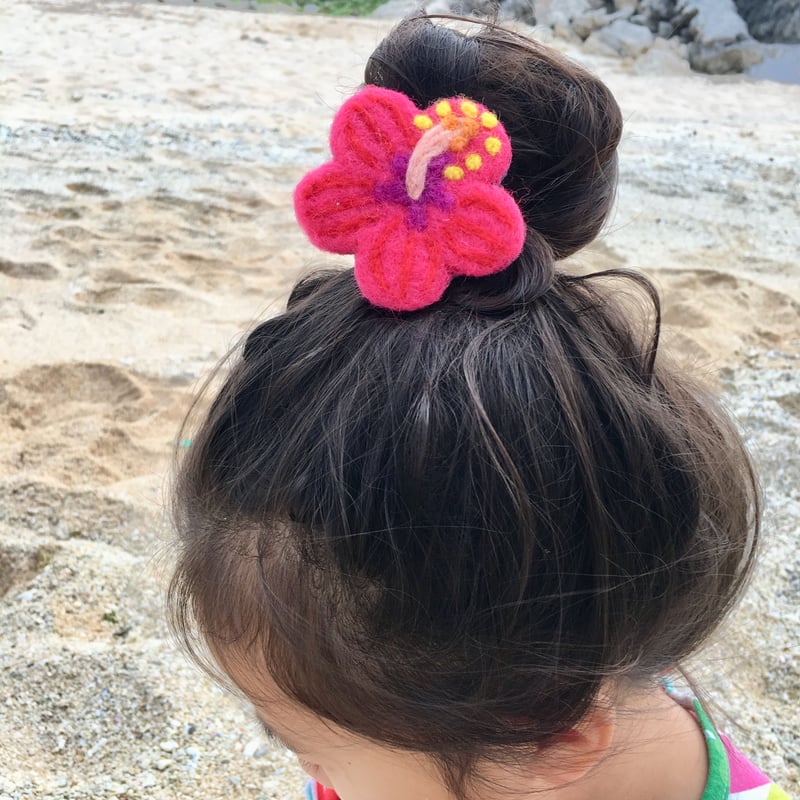 レジンヘアゴム　ピンク　ダイヤ　南国　ハイビスカス風 レジンヘアゴムピンクダイヤ南国ハイビスカス風