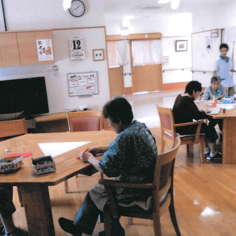 三角テーブルSmile60° Sサイズ | ネットショップ Moreのふくろう