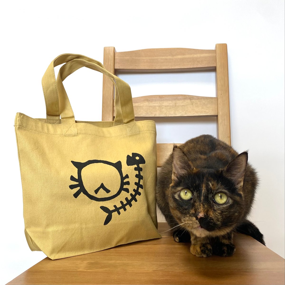 流行り の ブランド - 2025年おすすめのアイテム満載 猫のロゴ】猫柄 トートバッグ お散歩バッグ ハチワレ 猫柄 エコバッグ・サブバッグ