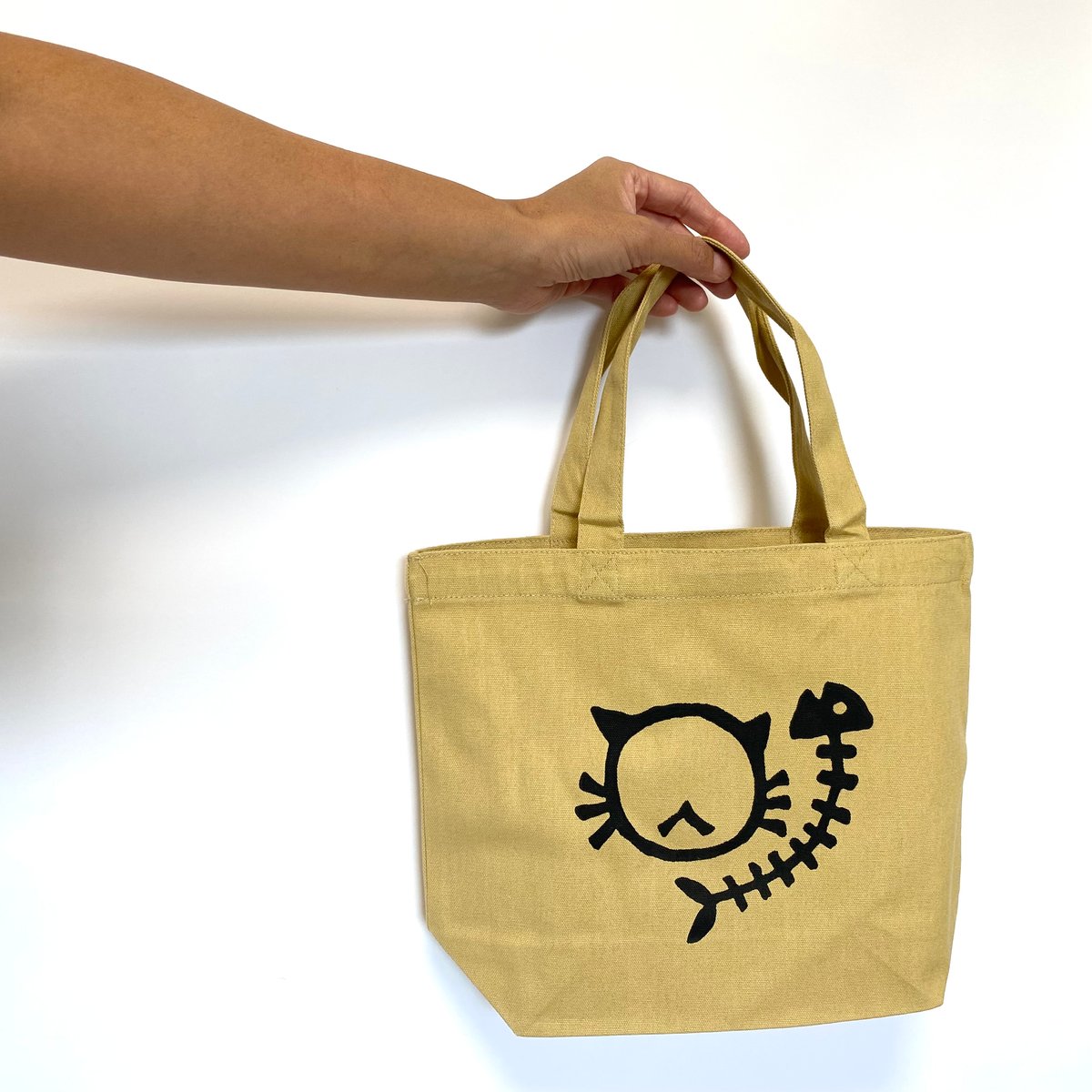 感謝価格　SALE 猫柄　お散歩トートバッグ　人気　ハンドメイド　ラスト一点 感謝価格 SALE パッチワーク お散歩トートバッグ 猫柄 人気