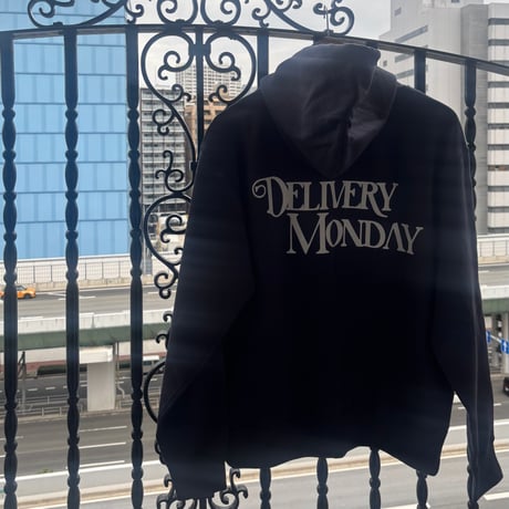 DELIVERY MONDAY Logo Zip Hoodie NAVY (Large)