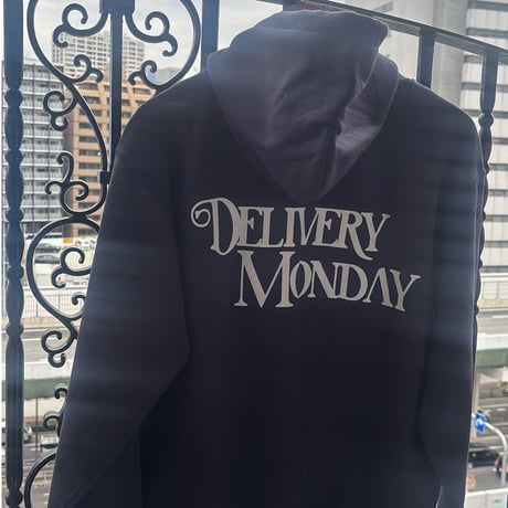 DELIVERY MONDAY Logo Zip Hoodie NAVY (Large)