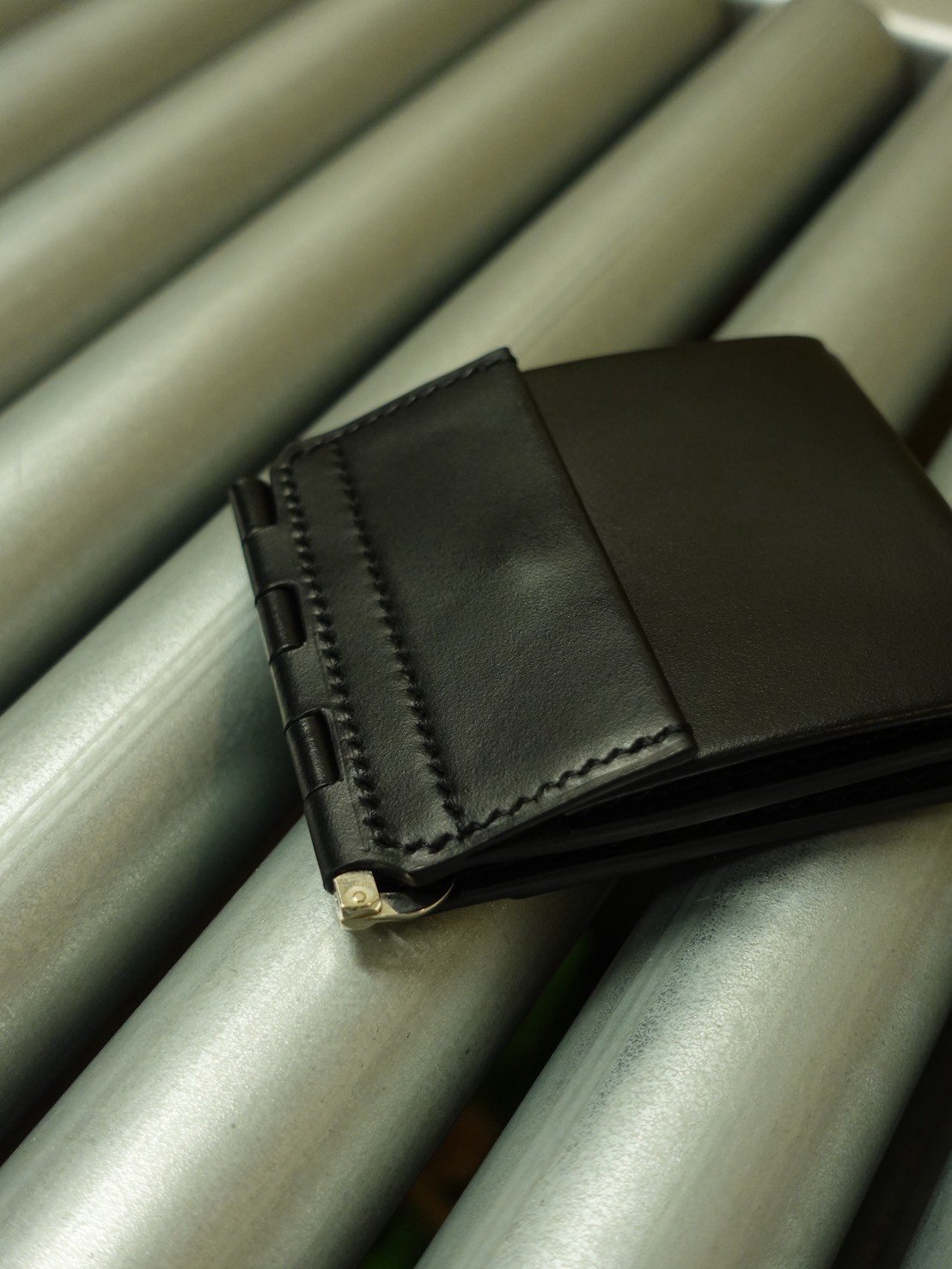 ED ROBERT JUDSON / HINGE MONEY CLIP WALLET | Bu