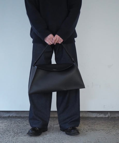 STUDIO NICHOLSON (UNISEX) / SHIBO RU THE FOLDED SHOULDER BAG GRAIN LEATHER