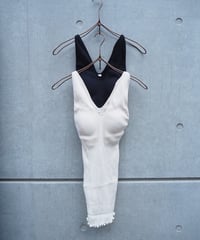 HAKUJI / TWIST COTTON V-NECK TANKTOP