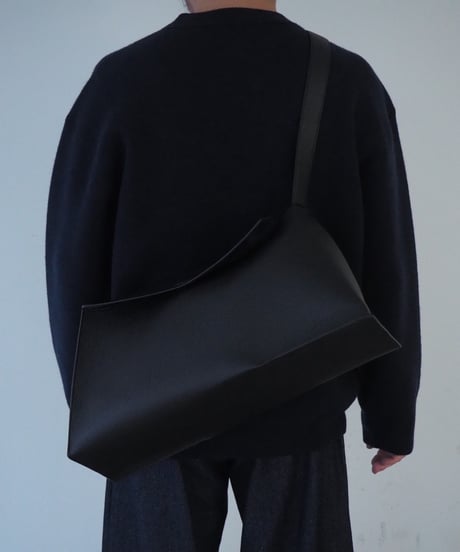 STUDIO NICHOLSON (UNISEX) / SHIBO RU THE FOLDED SHOULDER BAG GRAIN LEATHER