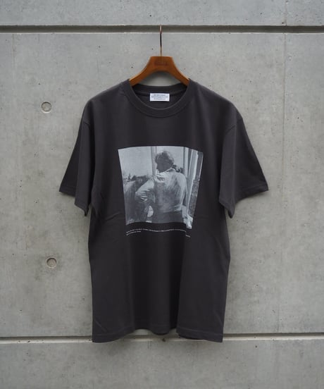 POET MEETS DUBWISE(UNISEX) / A Womans`s Back T-Shirt