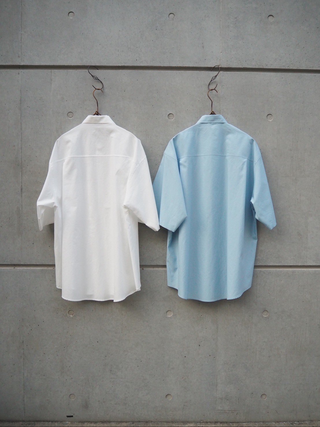 AURALEE(MENS) / WASHED FINX TWILL BIG HALF SLEE
