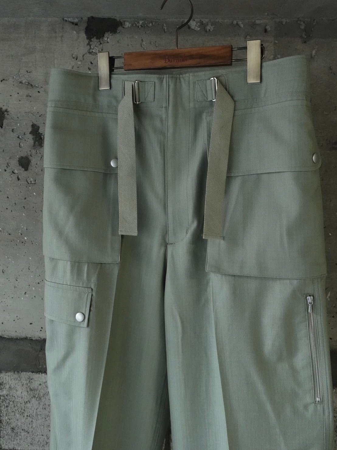 AURALEE(MENS) / WOOL HIRRINGBONE CARGO PANTS |