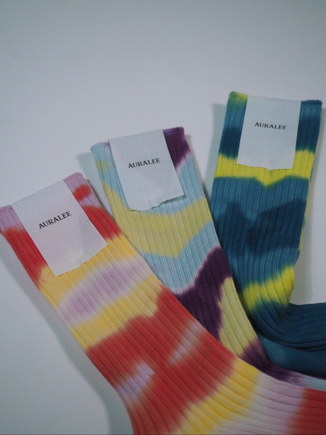 AURALEE(WOMENS) / GIZA HIGH GAUGE TIE-DYE SOCKS