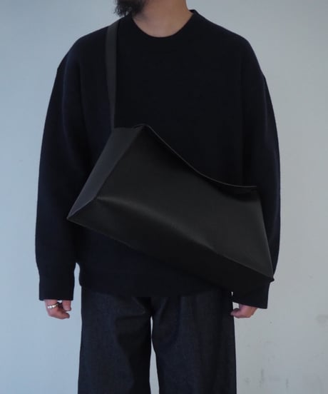 STUDIO NICHOLSON (UNISEX) / SHIBO RU THE FOLDED SHOULDER BAG GRAIN LEATHER