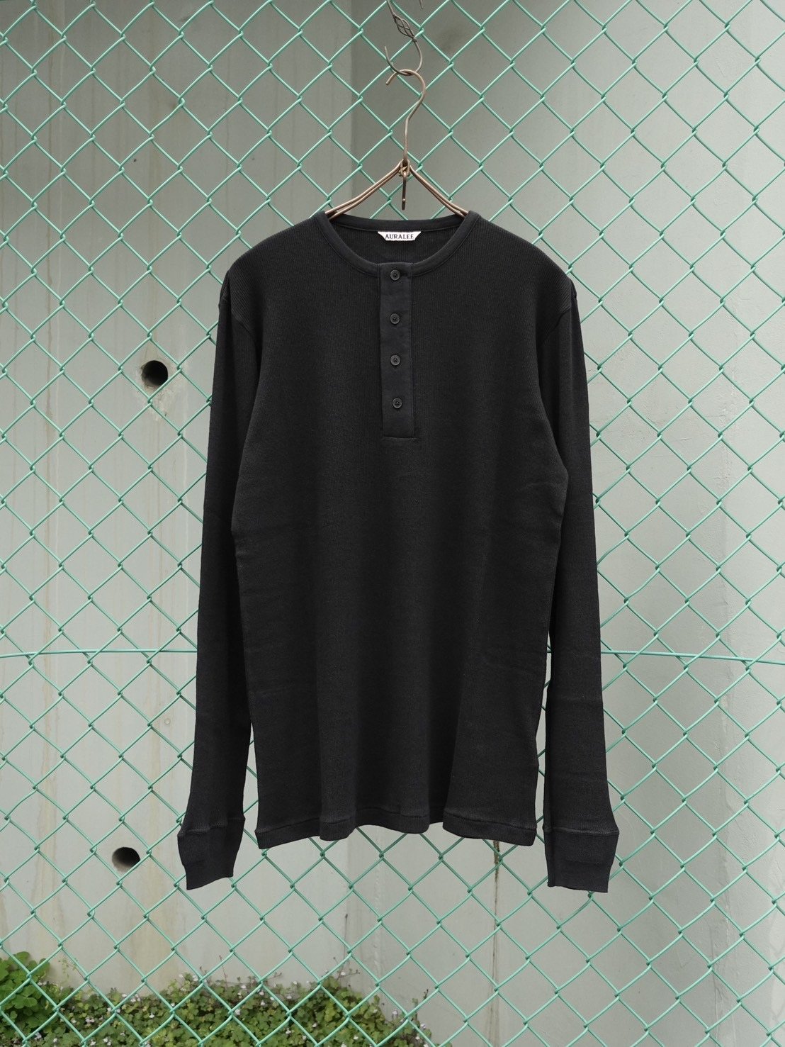 【美品】AURALEE ORGANICSOFTRIB HENLY NECK PO Auralee 'Organic Soft Rib Henley Neck P/O' (Ivory) – C'H'C'M'