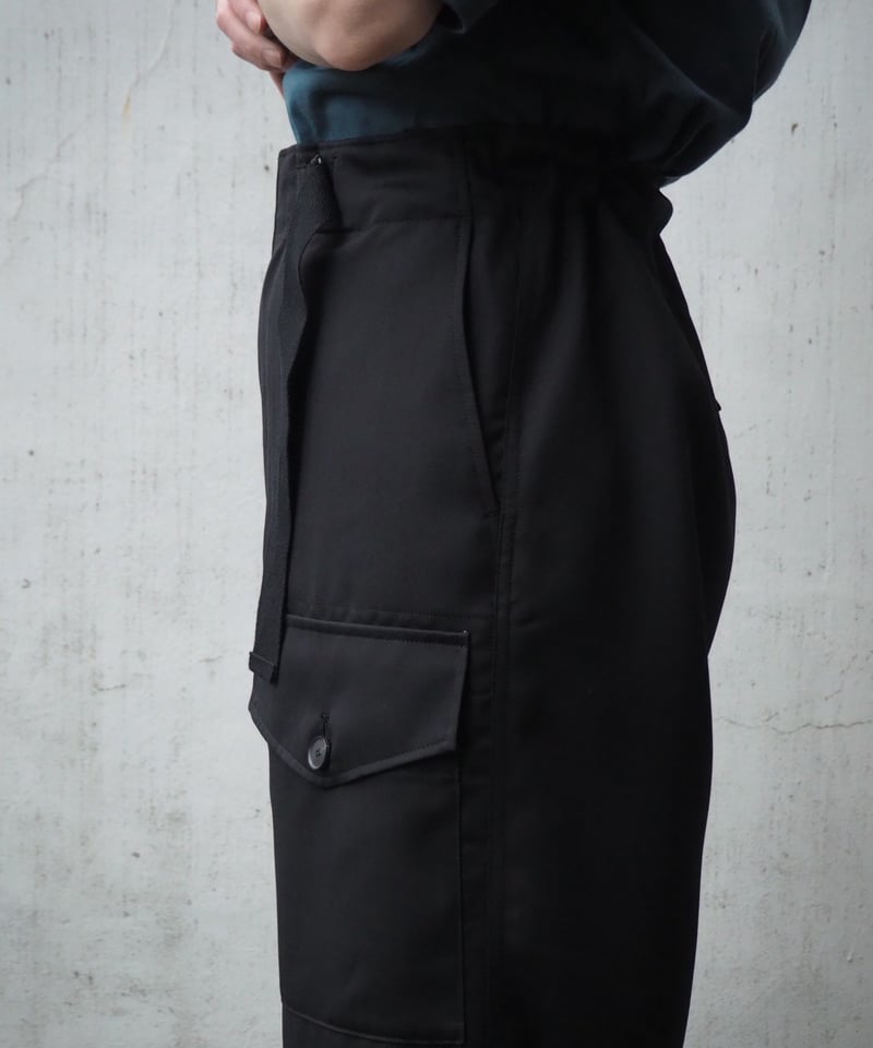 AURALEE(MENS) / WOOL HERRINGBONE CARGO PANTS |