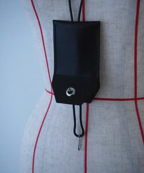 ED ROBERT JUDSON / ALT CARD & KEY CROCHET