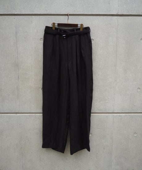 m's braque / BELTED TUCKED BAGGY PANTS