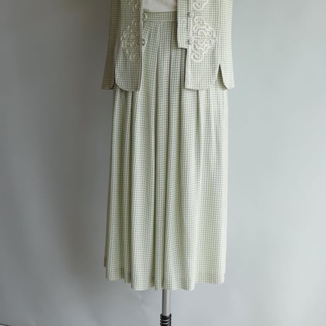 Pale green check setup