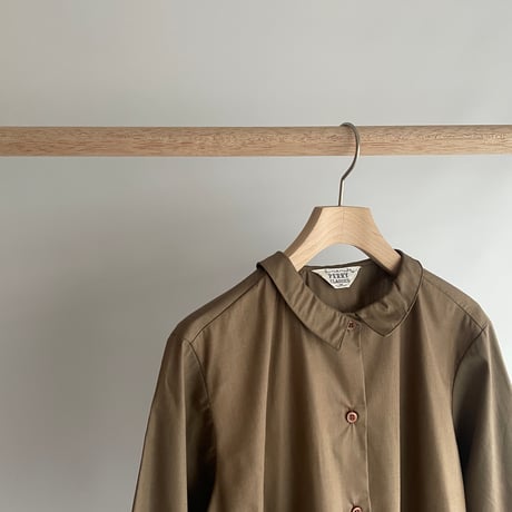 Brown three-quarter sleeve shirt