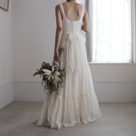【RENTAL】Ivory sleeveless dress
