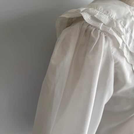 Big collar blouse