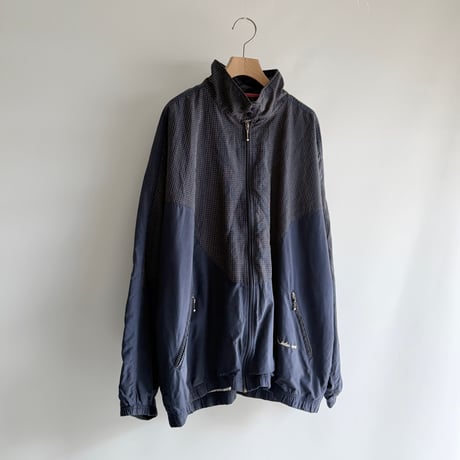 Navy check outer
