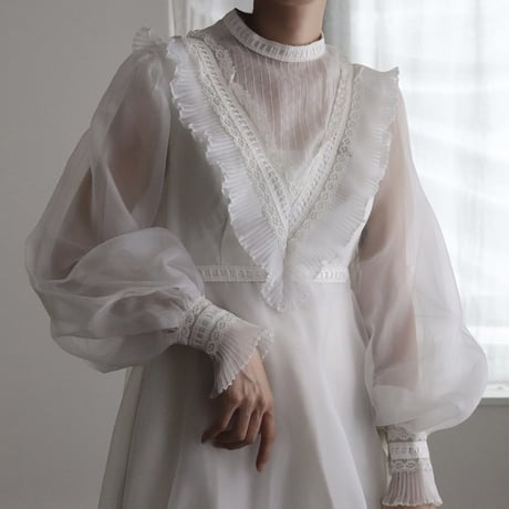 【RENTAL】White organdy high neck dress