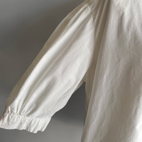 Pintuck blouse with embroidery