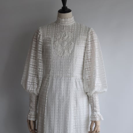 【RENTAL】Full lace high neck dress