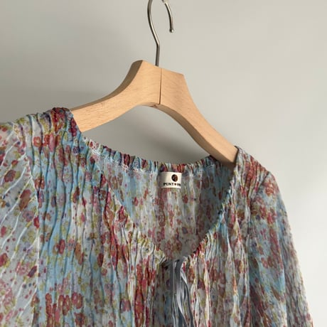Small flower pattern sheer pleated tops