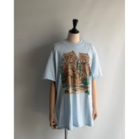 Cat light blue T-shirt