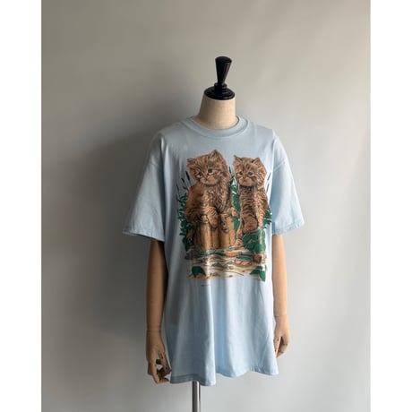 Cat light blue T-shirt