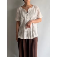 Flower embroidery pin tuck blouse
