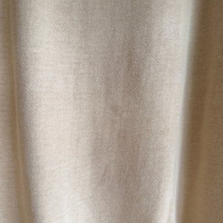Simple raglan sweatshirt