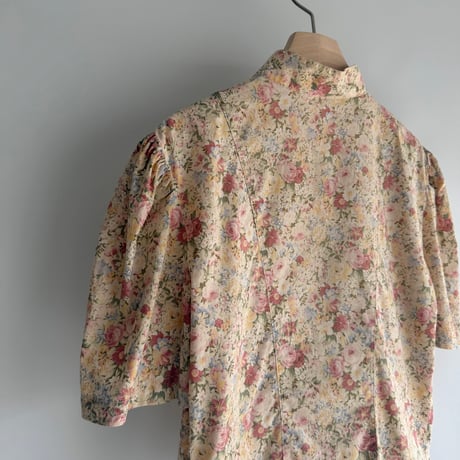Floral puff sleeve blouse