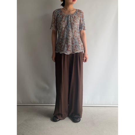 Small flower pattern sheer pleated tops
