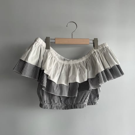 Frill off-shoulder tops